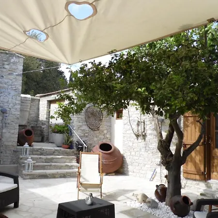 Arhontiko Frangos Country house *