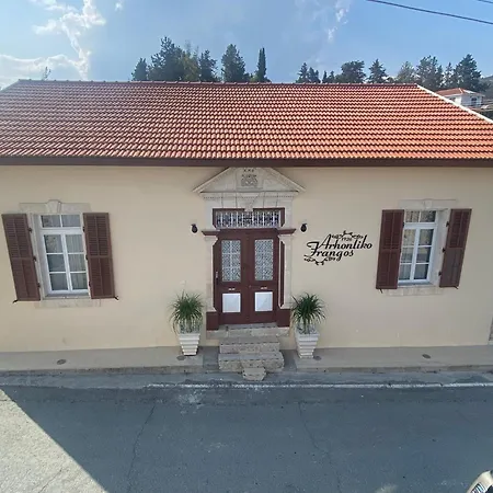 Gospodarstwo wiejskie Arhontiko Frangos