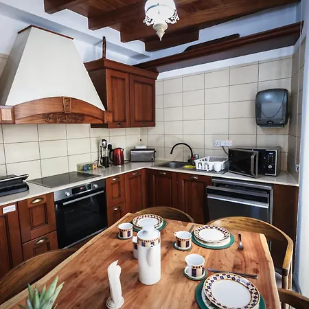 Landhuis Arhontiko Frangos Kato Drys